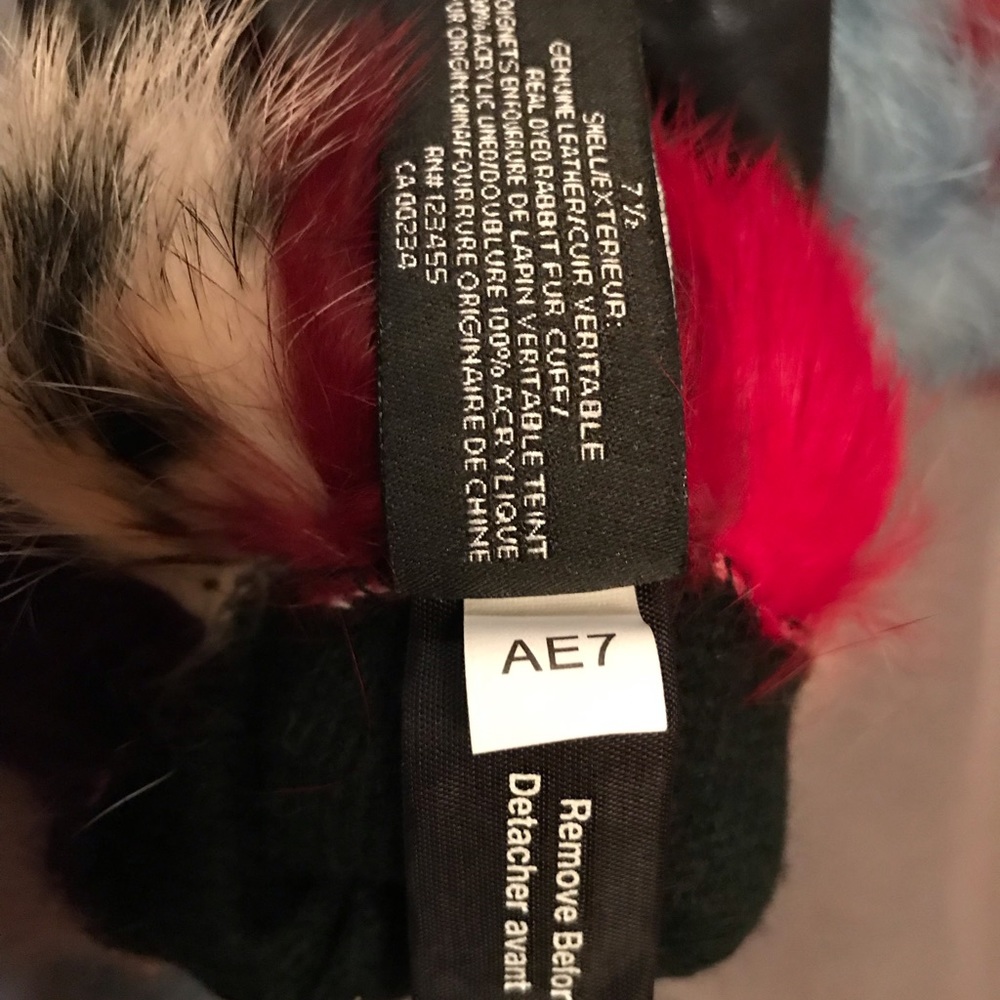 Fur trimmed leather goods - Picture 3 of 3